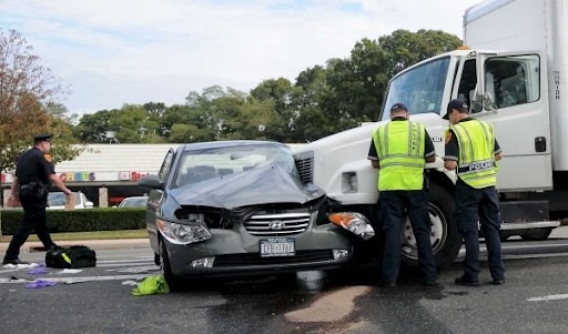 5 Factors Before Your Hire a Truck Accident Lawyer