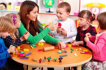 Types of educational games for learning: Highlighting different types of games that can be used in online courses, such as simulations, puzzles, and role-playing games