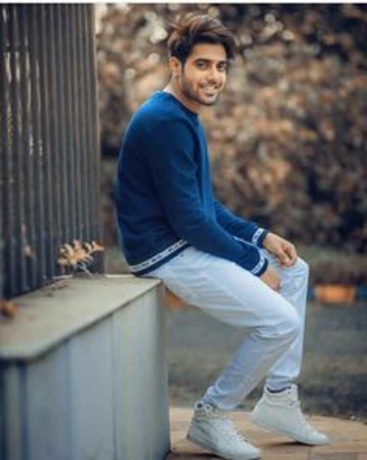 Guri Punjabi Singer Pics