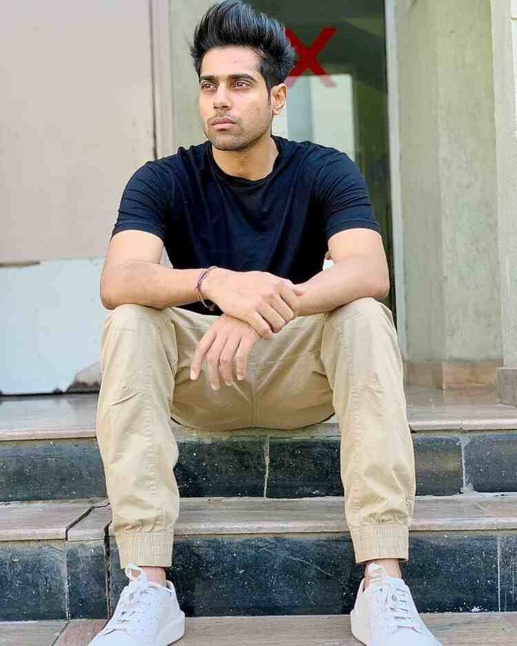 Guri Punjabi Singer Pics